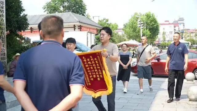 怎么看韩国海警李宰硕离世与志愿军烈士遗骸回国?