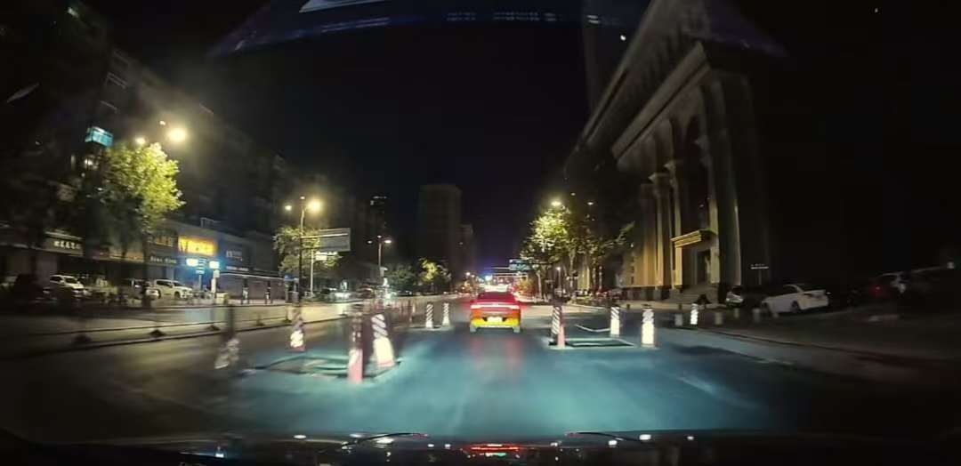 辽宁沈阳一路段出现大量路障,车辆需不断转弯“像极了开卡丁车”,律师解读